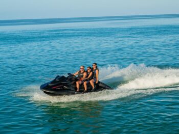 2027-Yamaha-FXLTDSVHO-EU-Black-Action-007-03